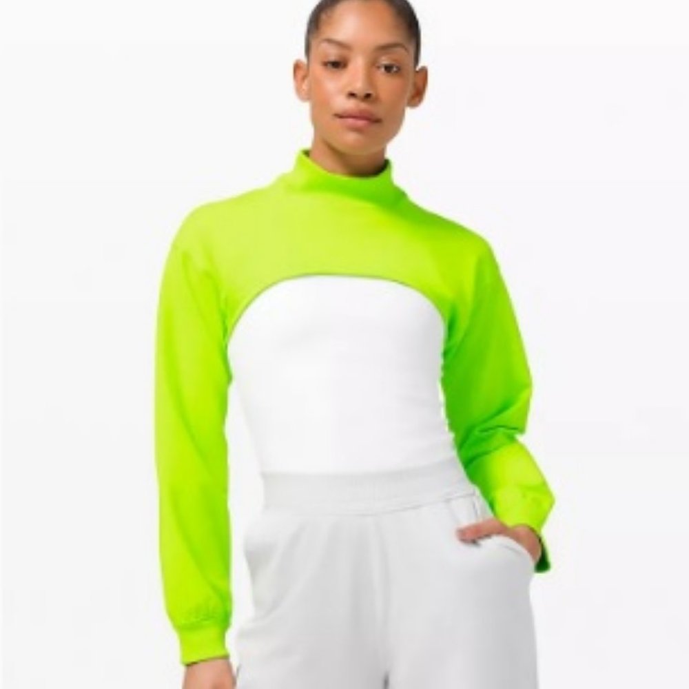 LA Super Cropped Turtleneck Long Sleeve Size 8